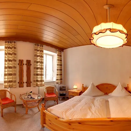 酒店 Weingut Schuetzen *