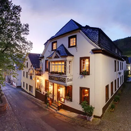 Hotel Weingut Schützen Senheim