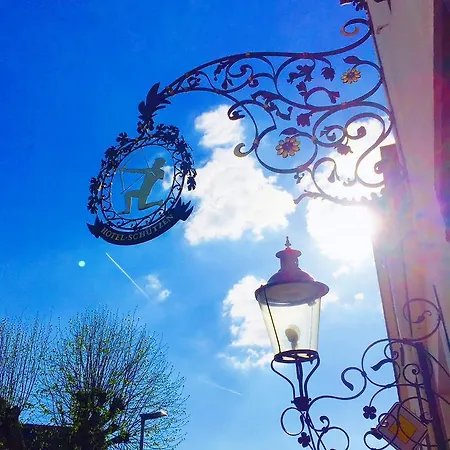 Weingut Schuetzen 酒店 *